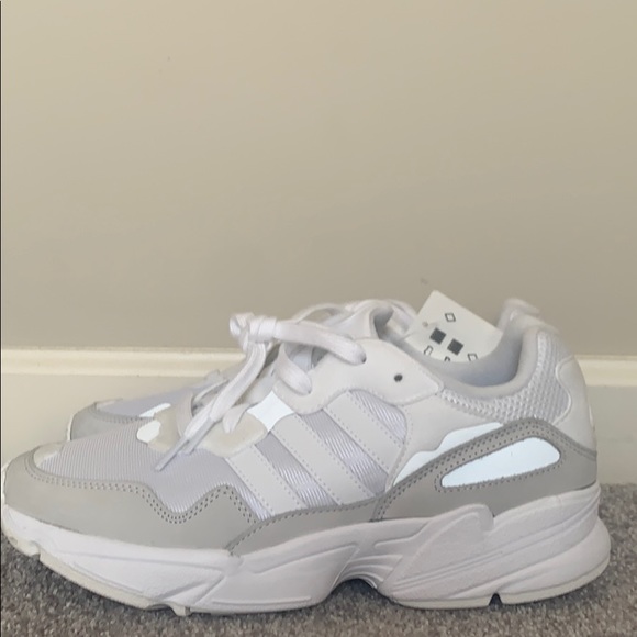 Men’s Adidas Sneakers - Picture 2 of 7